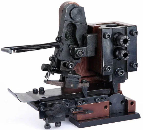 Stampo a crimpare terminale