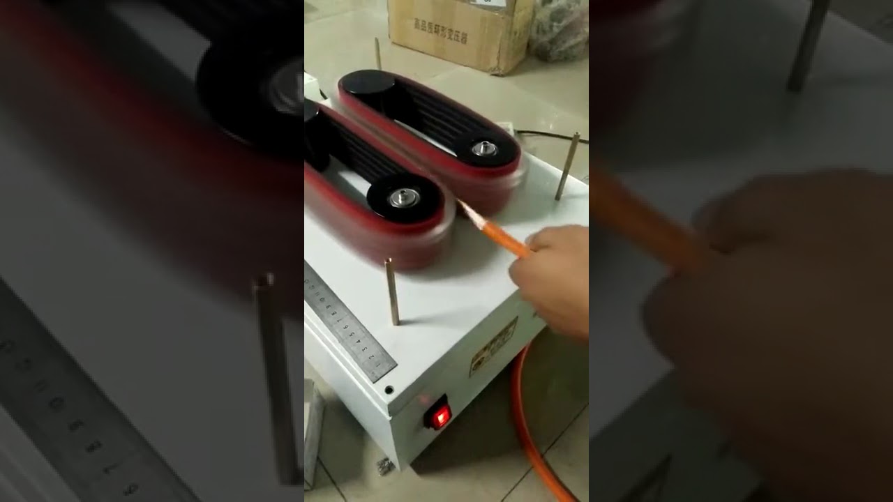 Macchina spazzolatrice per cavi schermati: lavorazione automatica di precisione