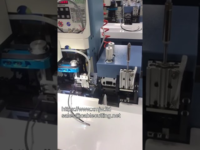 Macchina Automatica per Spellatura e Crimpatura di Cavi Multifilari con Certificazione CE e Utensile di Pressatura