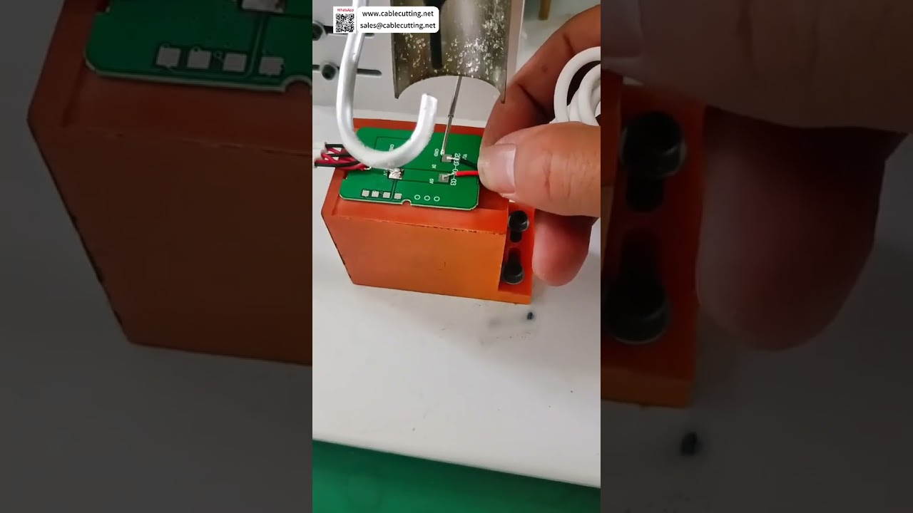 Macchina Automatica per Lavorazione Cavi: Strumento Versatile Superiore alle Macchine Standard