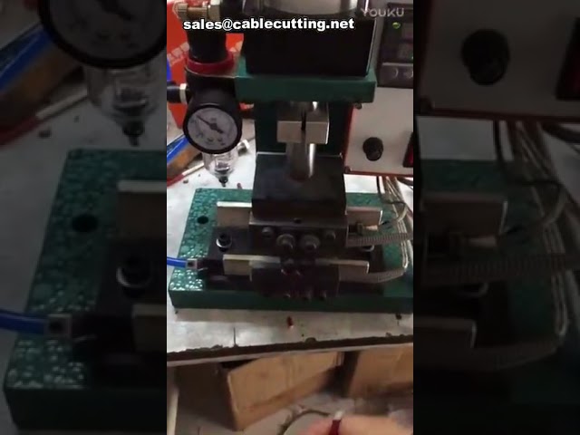 Macchina Spelacavi Verticale a Riscaldamento Elettrico - Spelatura Fili e Cavi Industriali