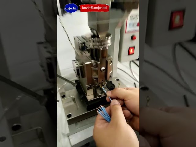 Macchina Crimpatrice per Connettori Terminali di Cavi con Applicatore Europeo – Alta Precisione