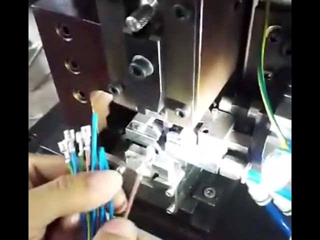 Macchina Elettronica per Spelatura Cavi Piatti Multiconduttore e Applicazione Nastro Terminali - Produttore di Cavi per Auricolari