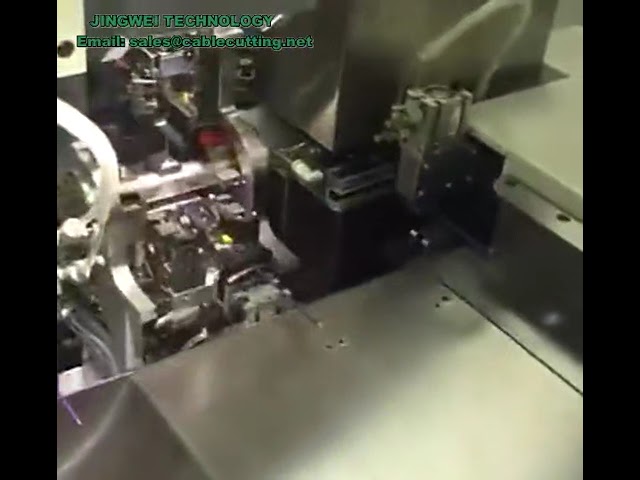 Macchina automatica per crimpatura di terminali impermeabili con inserimento guarnizioni - Alta velocità