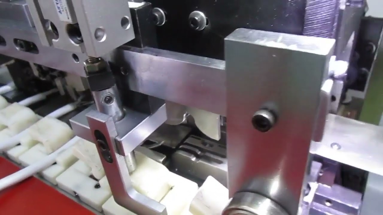 Macchina crimpatrice per spinotti europei su cavo tondo WPM-203-F
