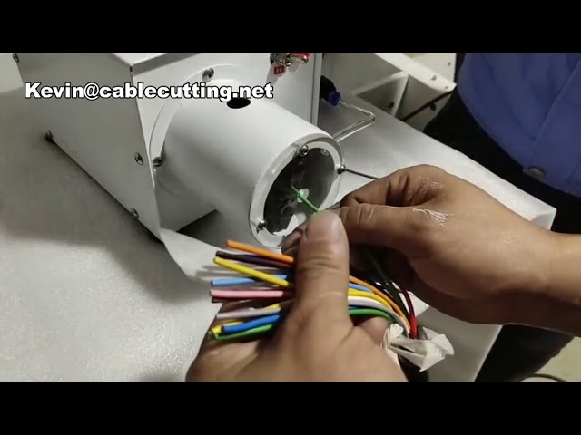 Macchina automatica elettropneumatica per spellatura e torsione cavi multipolari - Spellacavi e attorcigliatore per cavi di alimentazione