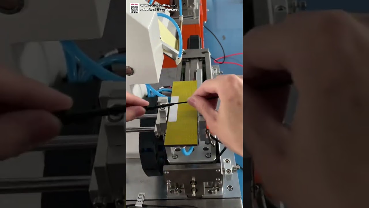 Macchina Etichettatrice per Fili di Alta Precisione - Applicatore Automatico di Etichette per Cavi
