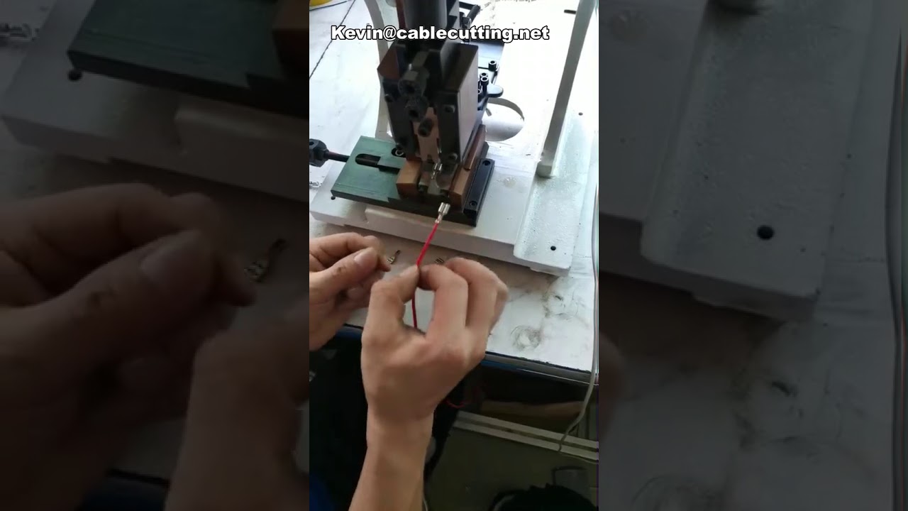 Produttore di stampi per macchine crimpatrici terminali - Stampo OTP e Applicatore di crimpatura di precisione