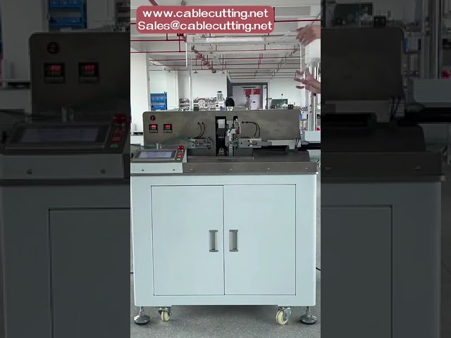 Macchina automatica per taglio, spelatura, torsione e stagnatura cavi