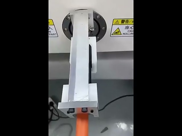 Macchina automatica per serraggio dadi e connettori cavi - Ottimizzazione linee produzione colonnine ricarica EV