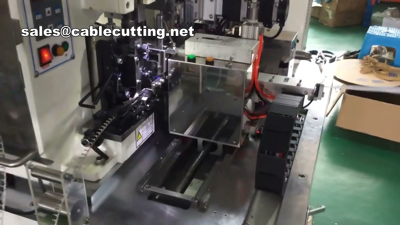 Macchina Crimpatrice per Terminali a Filo Piatto: Automazione e Precisione
