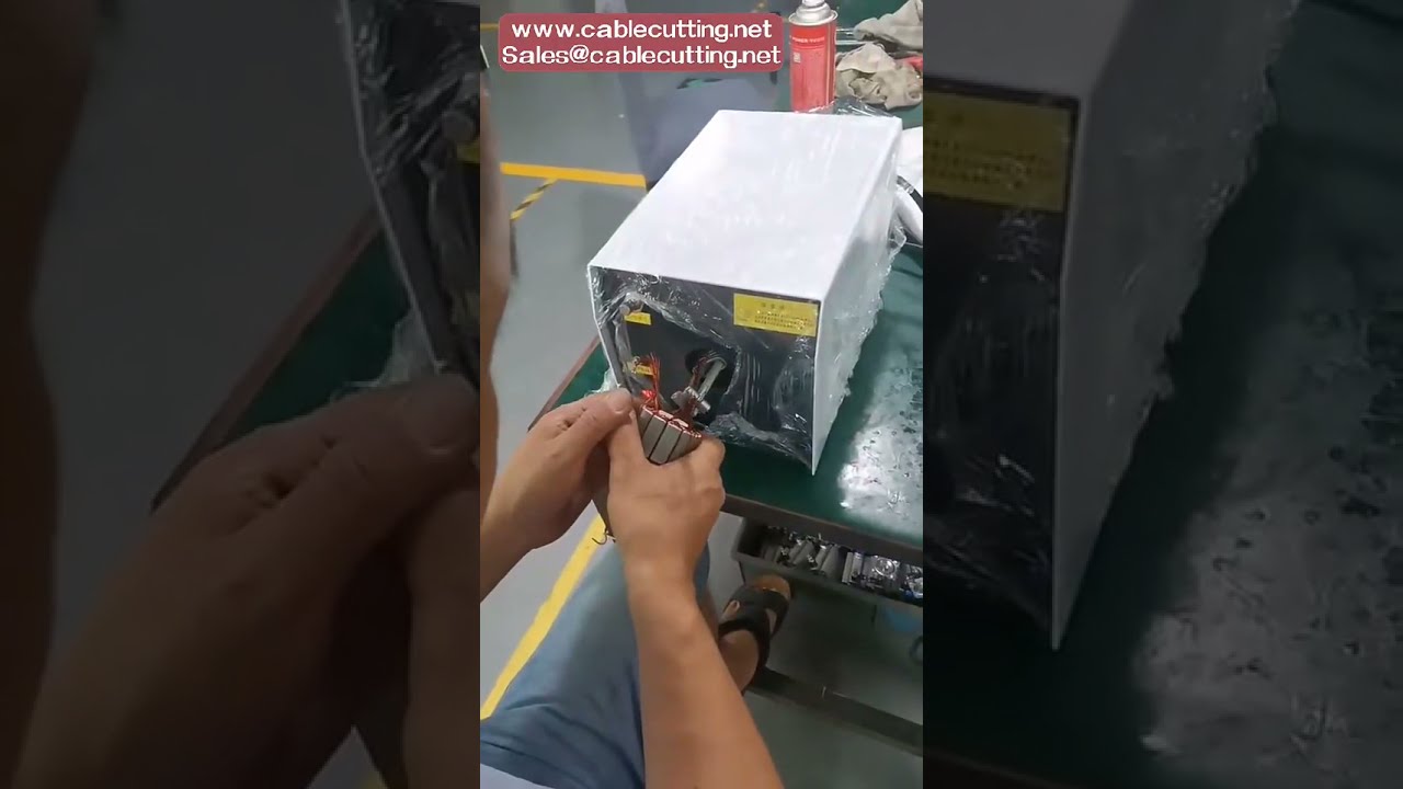 Macchina automatica per taglio, spelatura e attorcigliamento del filo - Soluzione industriale efficiente