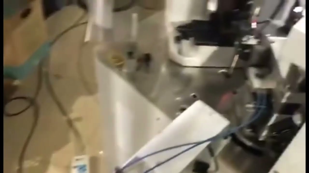 Macchina Crimpatrice e Spelafili Doppia: Taglio, Spellatura e Crimpatura Automatica