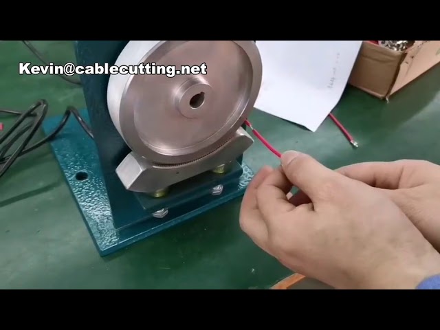 Macchina Semiautomatica Rotativa per Spellatura e Attorcigliatura Cavi