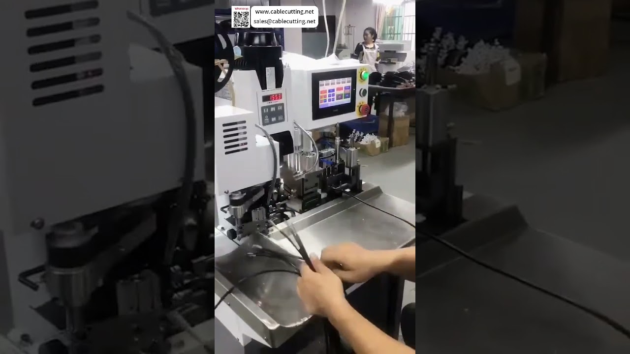 Macchina per spellatura e crimpatura di cavi unipolari e multipolari: lavorazione versatile di cablaggi - Shorts
