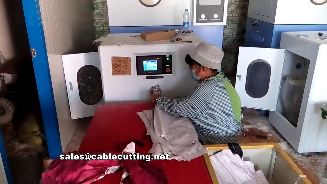 Macchina automatica per pesatura e riempimento di piumino e piume: ideale per trapunte, piumoni, giacche