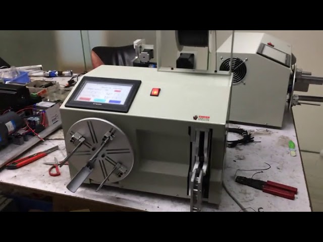 Macchina automatica per avvolgimento e legatura filo WPM 212 – Automazione industriale