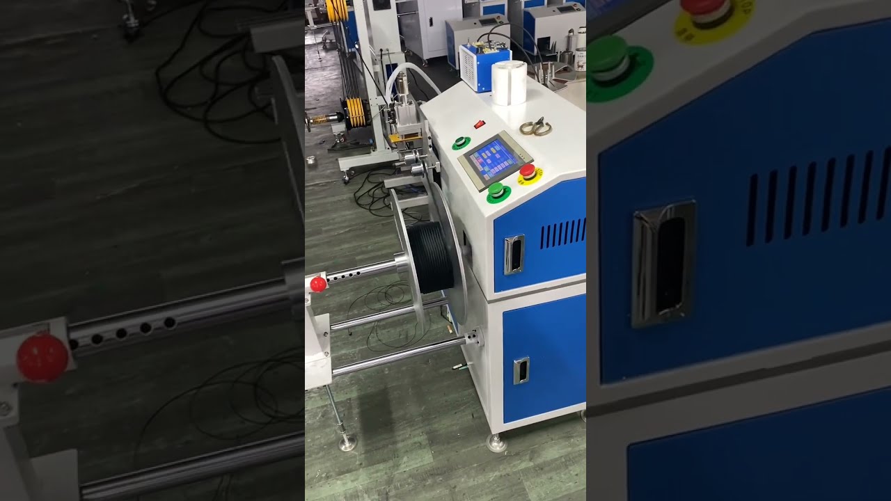 Macchina automatica per conteggio, traslazione, taglio a caldo e avvolgimento di corde in nylon