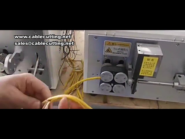 Macchina per taglio e strippaggio cavi a doppia linea: taglio, torsione e strippaggio per cavi di grande sezione