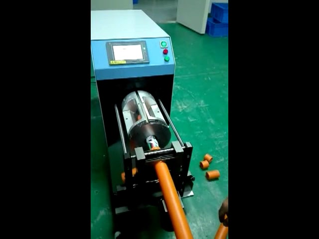 Macchina spellacavo coassiale semiautomatica: precisione e affidabilità
