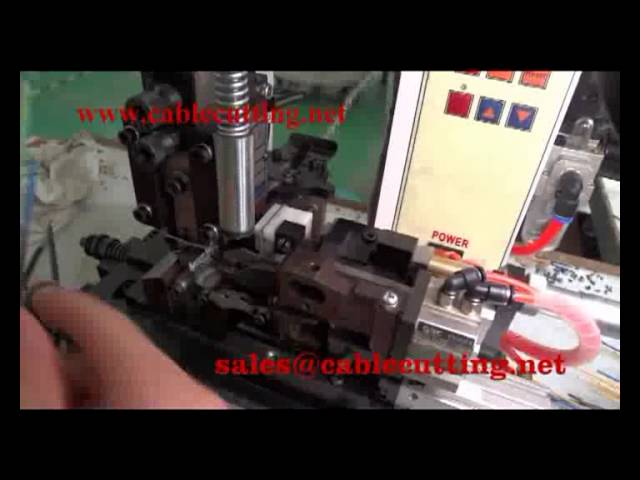 Macchina semiautomatica per spellatura e crimpatura con alimentazione laterale WPM-2008A2