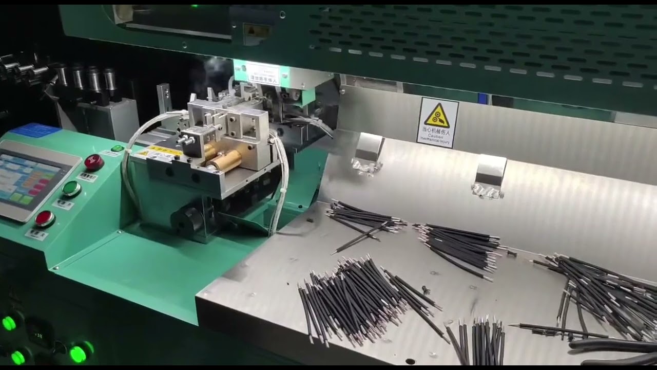 Macchina per taglio cavi ad alta velocità con stripping termico - Video reale dell'attrezzatura in azione