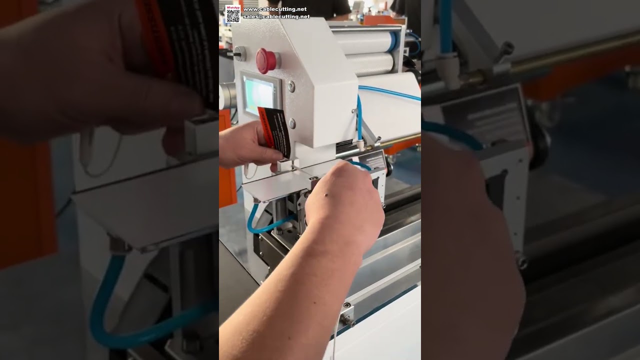Applicatore Etichette per Cavi Auricolari – Macchina di Etichettatura di Precisione per Elettronica