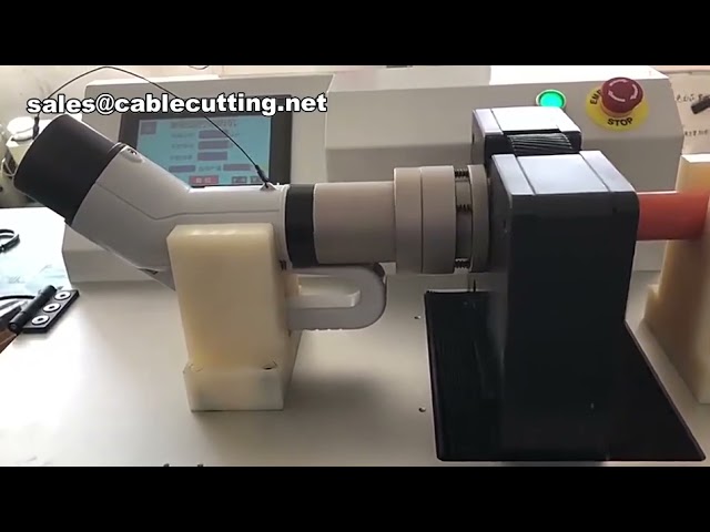 Macchina Automatica per Serraggio Dadi per Energie Rinnovabili | Connettori Viti Dadi