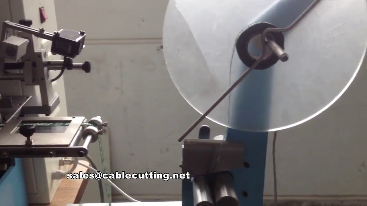 Macchina automatica a ultrasuoni per taglio e piegatura etichette