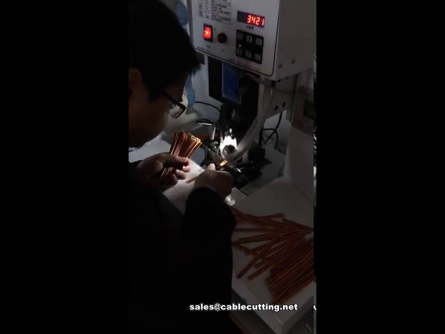 Macchina crimpatrice semi-automatica per cavi a nastro: precisione e velocità